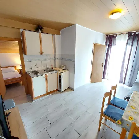 & Gudelj Apartment *